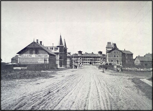 Indkørslen til Fanø Bad i 1895, da det nuværende Kellers Badehotel & Spisehus var konditori. Foto: J.N. Kromann