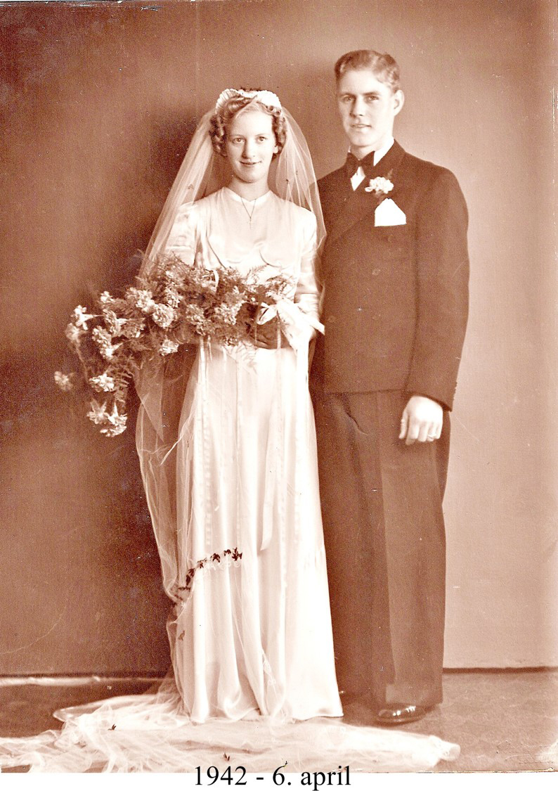 Bryllupsbillede fra 1942 mellem Gurli Pedersen, født Jepsen, og Niels Andreas Brogaard Pedersen. Foto: Peter Nissen, Axelborg, Esbjerg